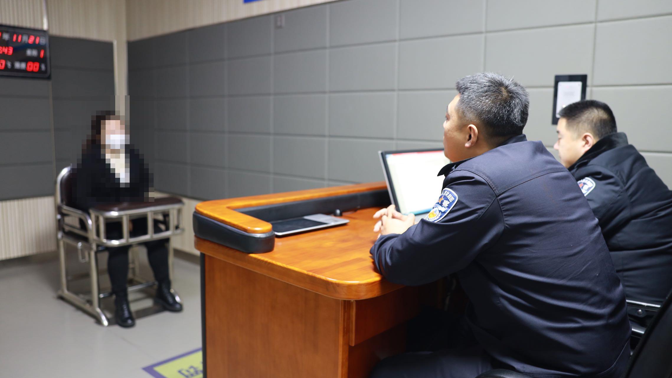 真损！用补肾药冒充降压药！冰城公安摧毁一诈骗老年人钱财犯罪团伙