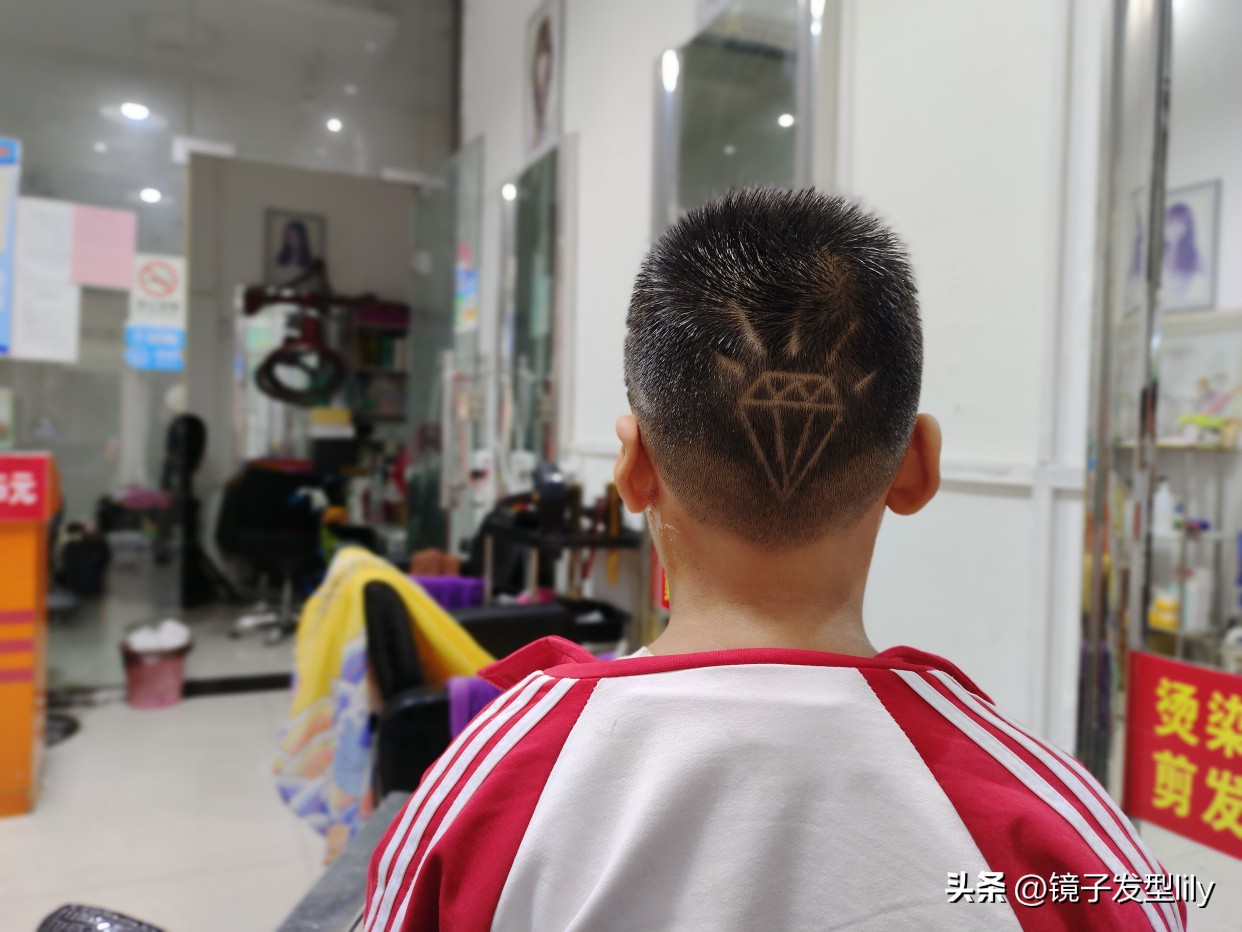 最流行帅气的小男孩发型,6款小男孩帅气发型设计