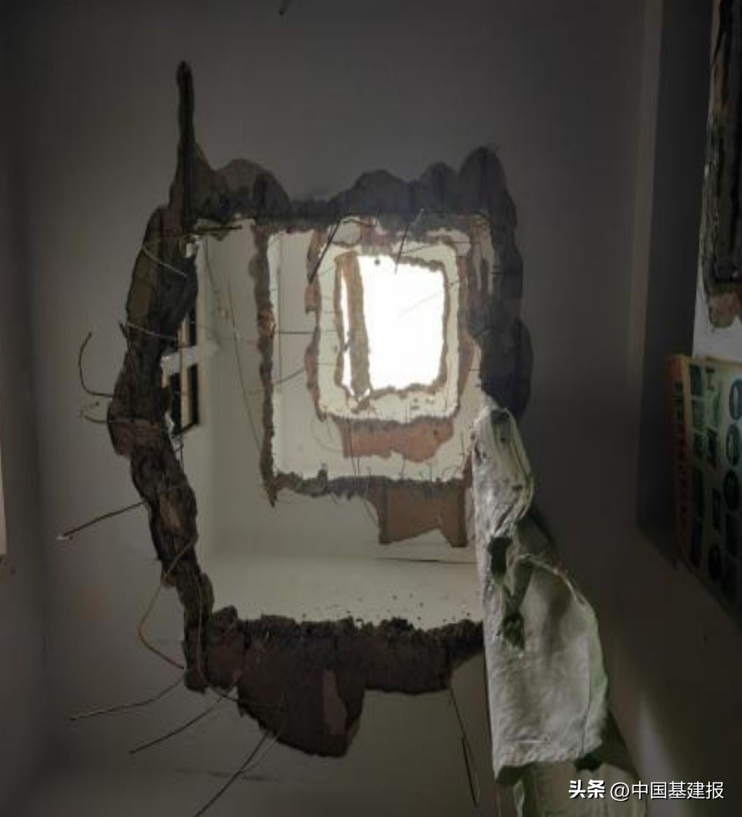 广州致11伤车祸现场恢复秩序,致2死3伤广东一在建建筑坍塌