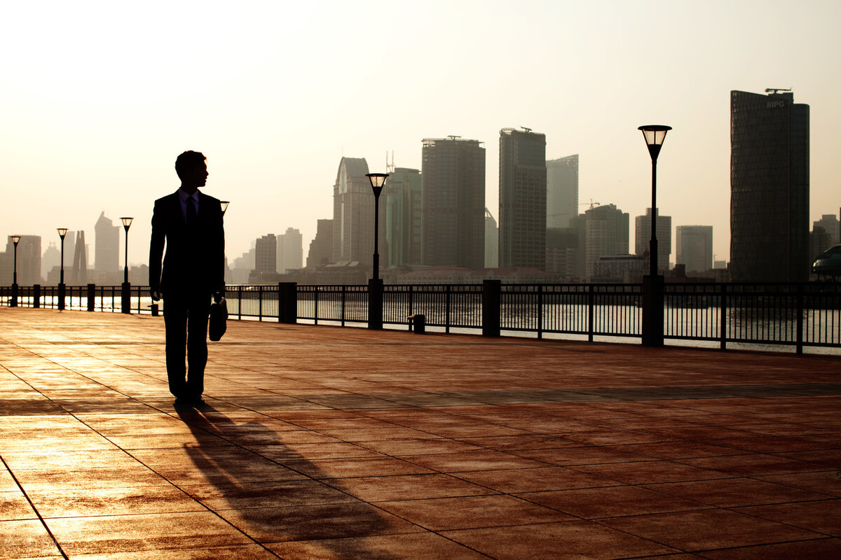 余额宝存10万块钱一年有多少利息,余额宝每天利息40块大概存了多少