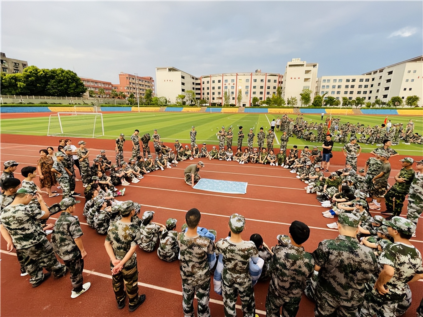 八中素质拓展,宜宾市四中高中新生拓展活动