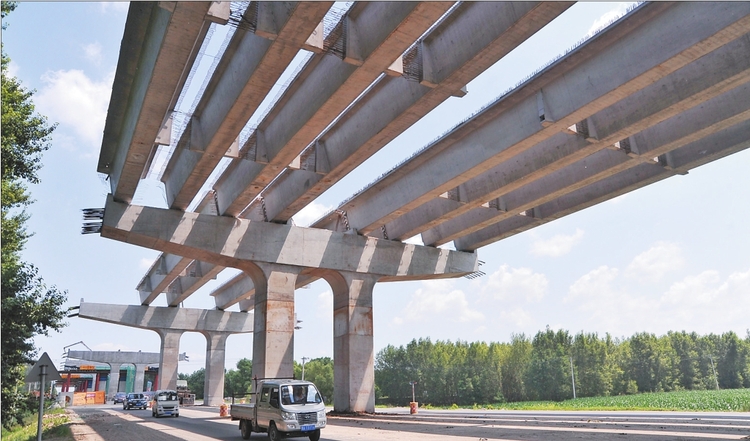 高铁建高架桥的三个原因,为什么高铁非要建造高架桥呢