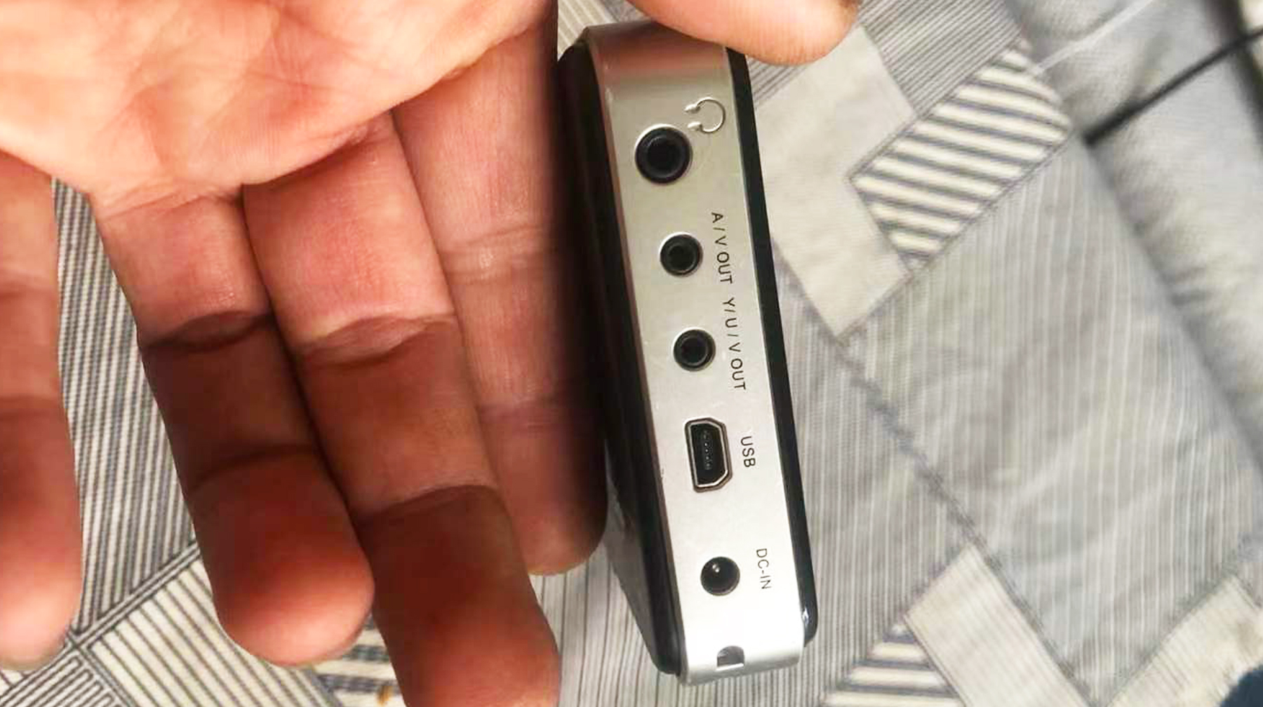 40GB容量能当硬盘用，体验这台国产MP3*放播**器，纯粹的掌上影院