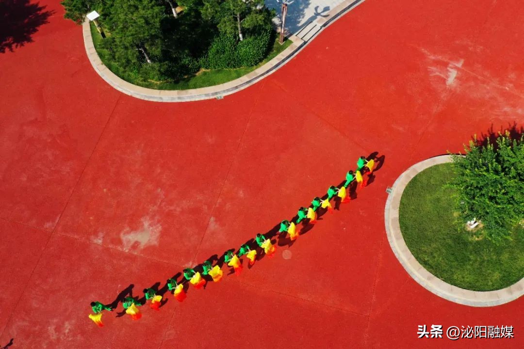 月儿湾跳舞音乐,月儿湾公园跳舞