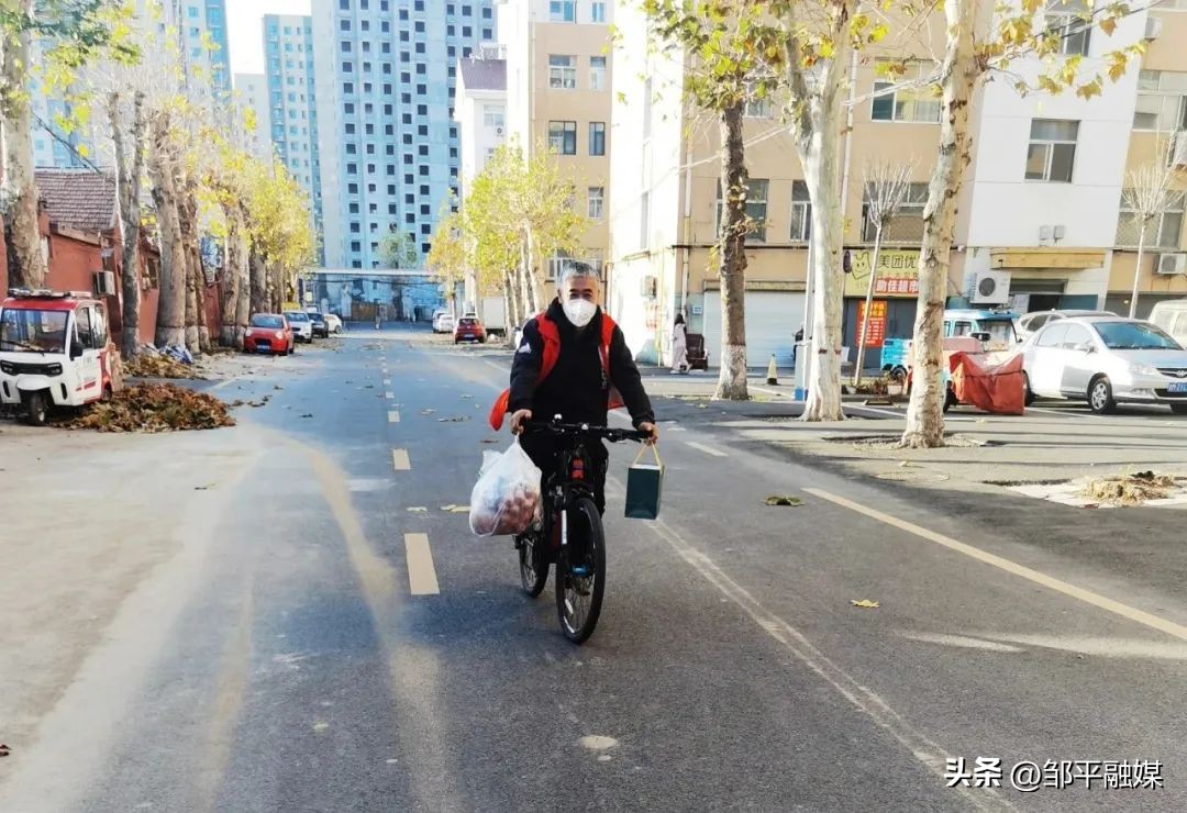 不畏严寒送温暖,不畏风雪闪送到家视频