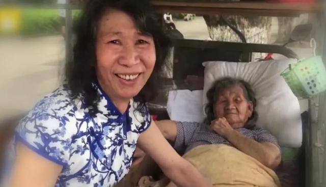 62岁大爷男扮女装30余年,53岁大叔男扮女装搞笑