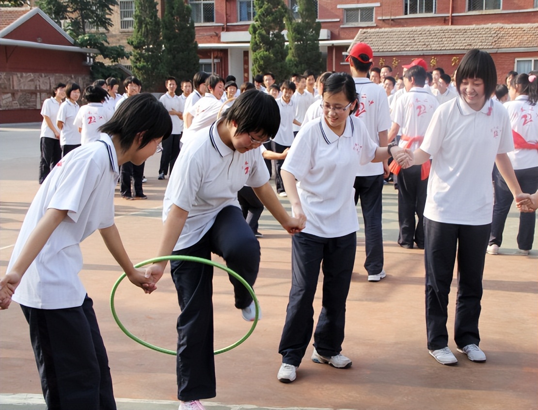 体育活动意外受伤谁负责,学校运动场意外受伤谁负责