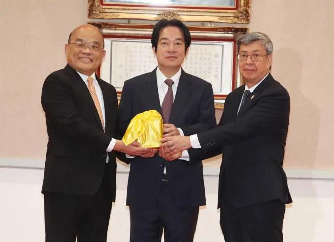 *独台**分子要求公投“建国”大陆如何应对激进分子？