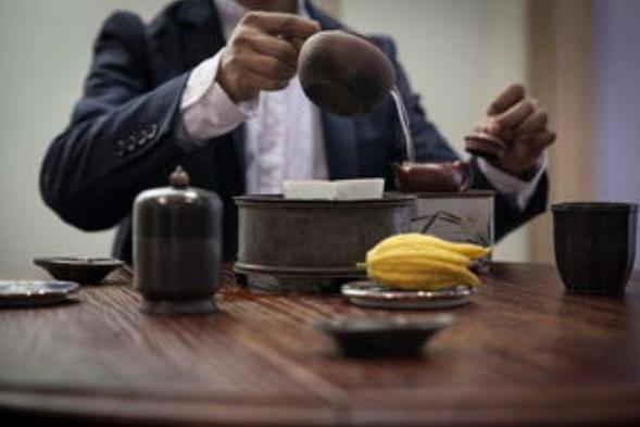 茶叶店看着没什么生意靠什么维持,茶叶店看起来没人