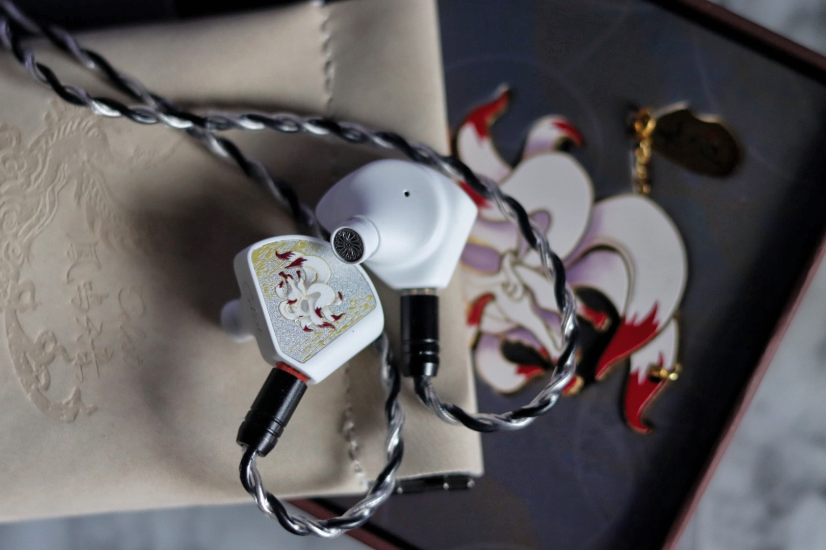 凤鸣天音九尾对比,凤鸣天音九尾耳机怎么样