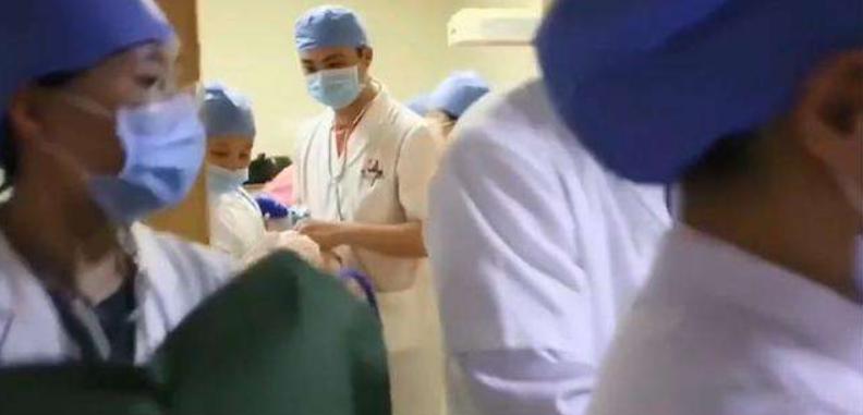 山东24岁女子诞下五胞胎,泰安24岁女子产下五胞胎多少斤