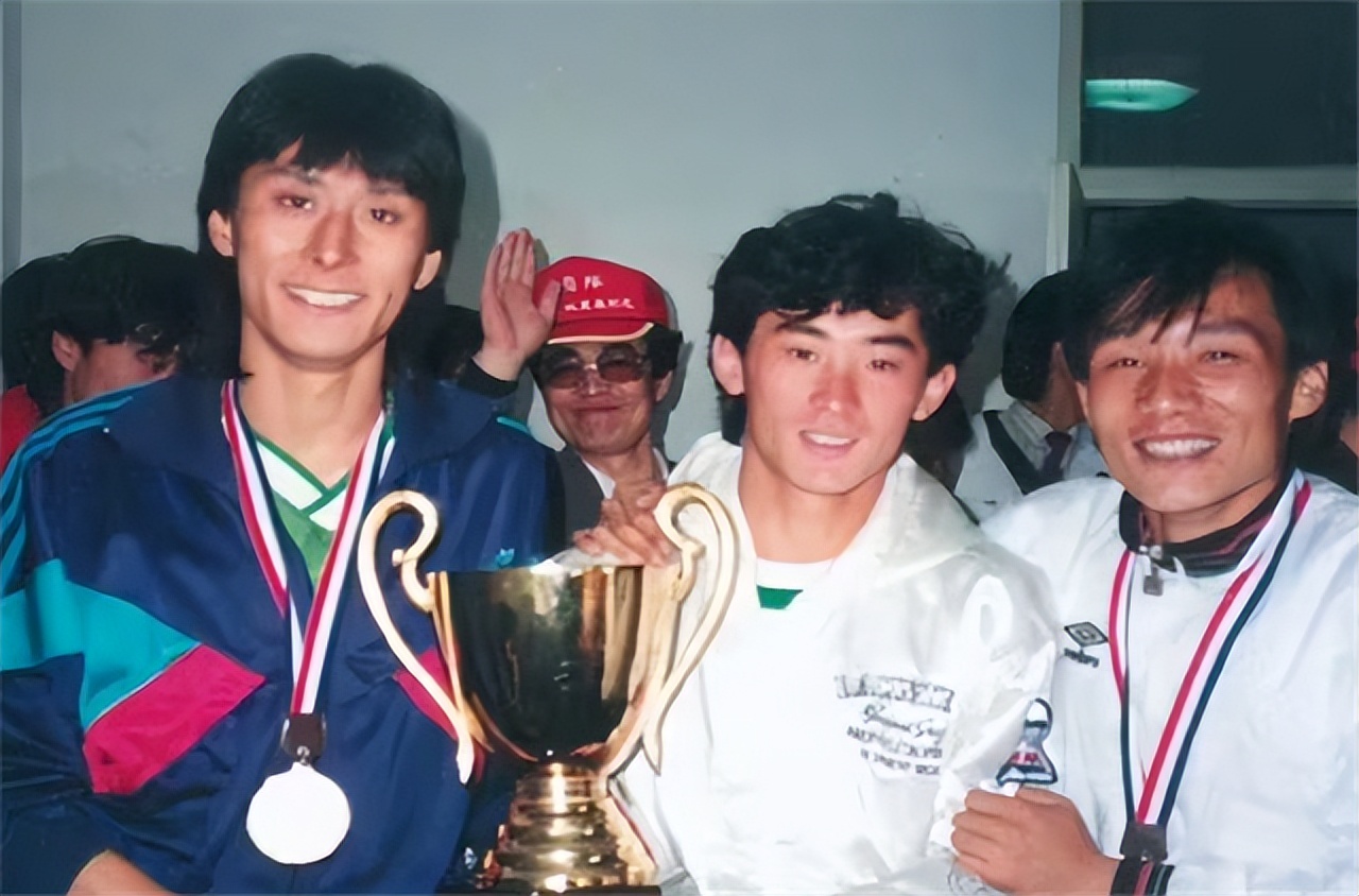 前国脚孙贤禄和贝利互换球衣,孙贤禄最新消息