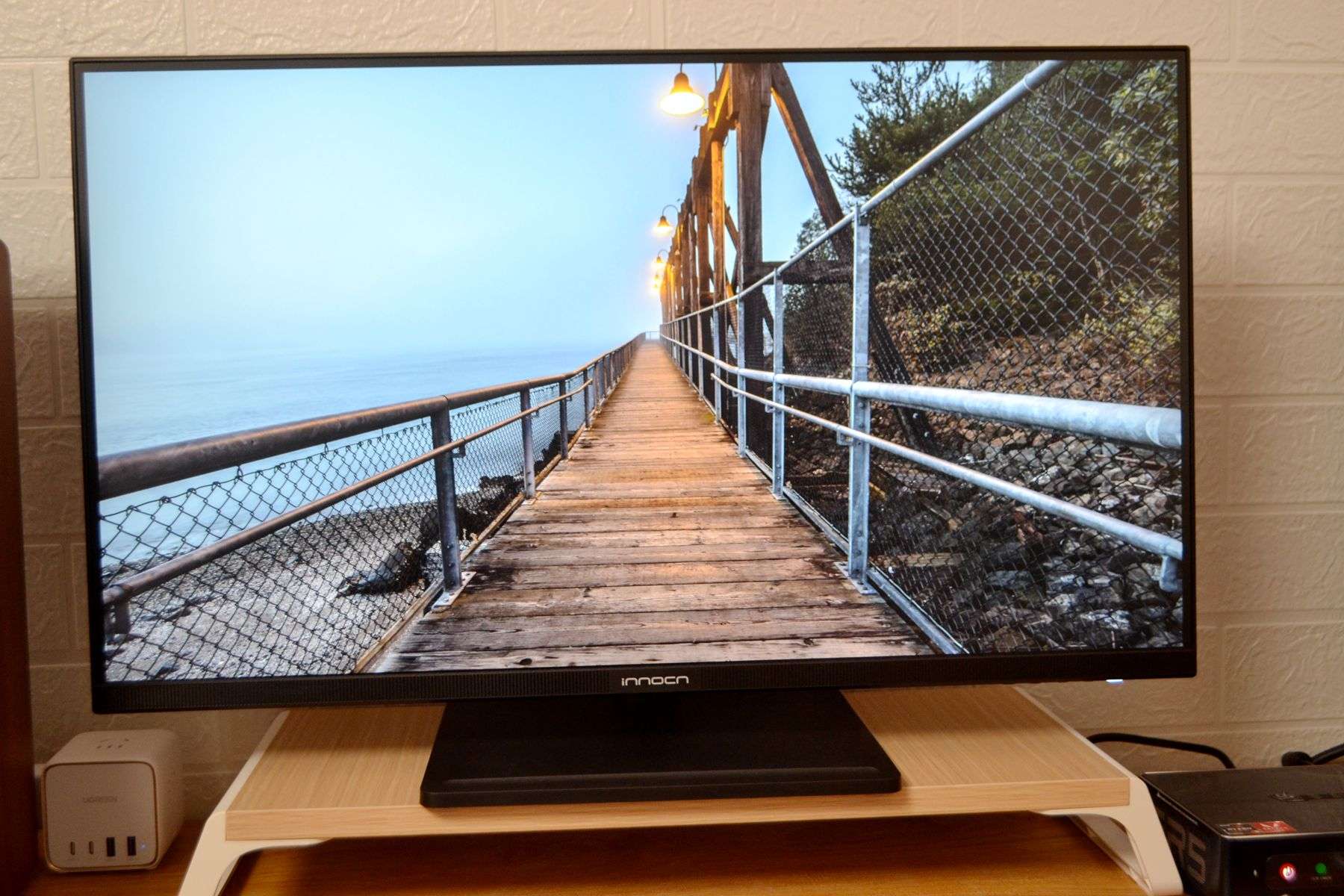 售价不足千元，显示效果媲美万元级，目前质价比最高的4K显示器