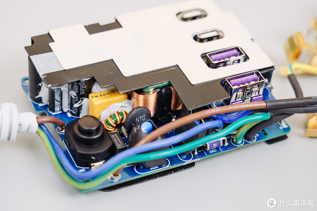 新世纪多功能防爆抗摔插座,绿联65w快充防雷插排