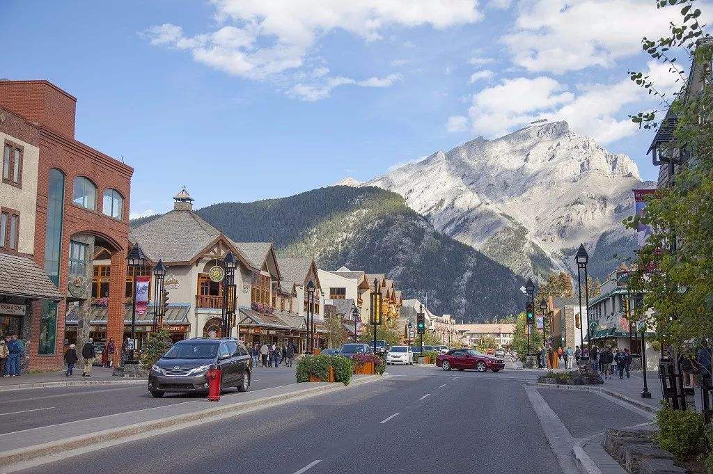 加拿大温哥华和多伦多哪个城市好,多伦多与温哥华哪更宜居