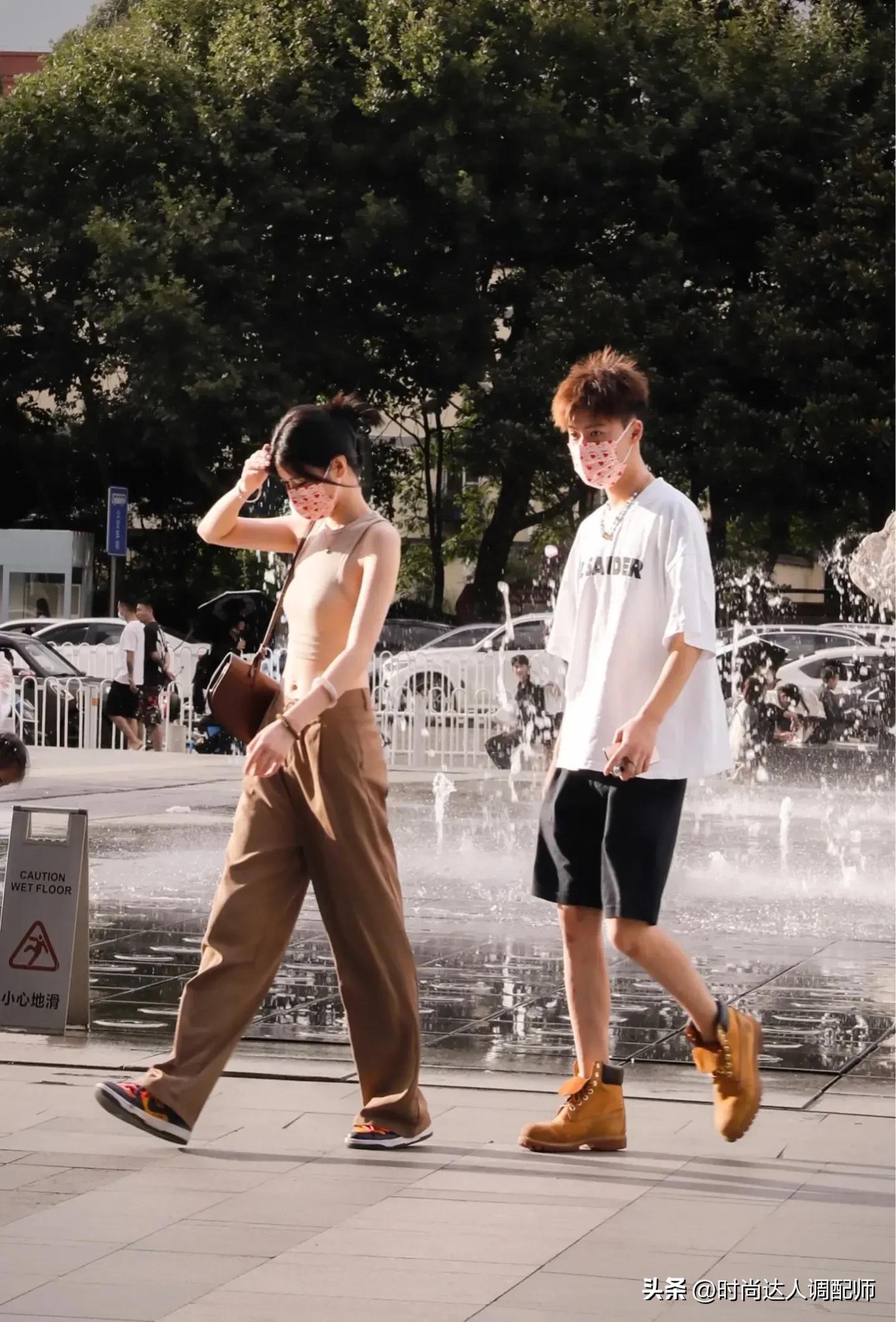 穿黑色裤子的男生穿什么鞋子好看,男士黑色裤子搭配什么鞋子好看呢