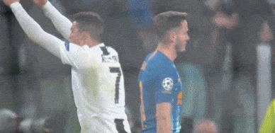 足球场上庆祝时刻,足球场上经典庆祝动作