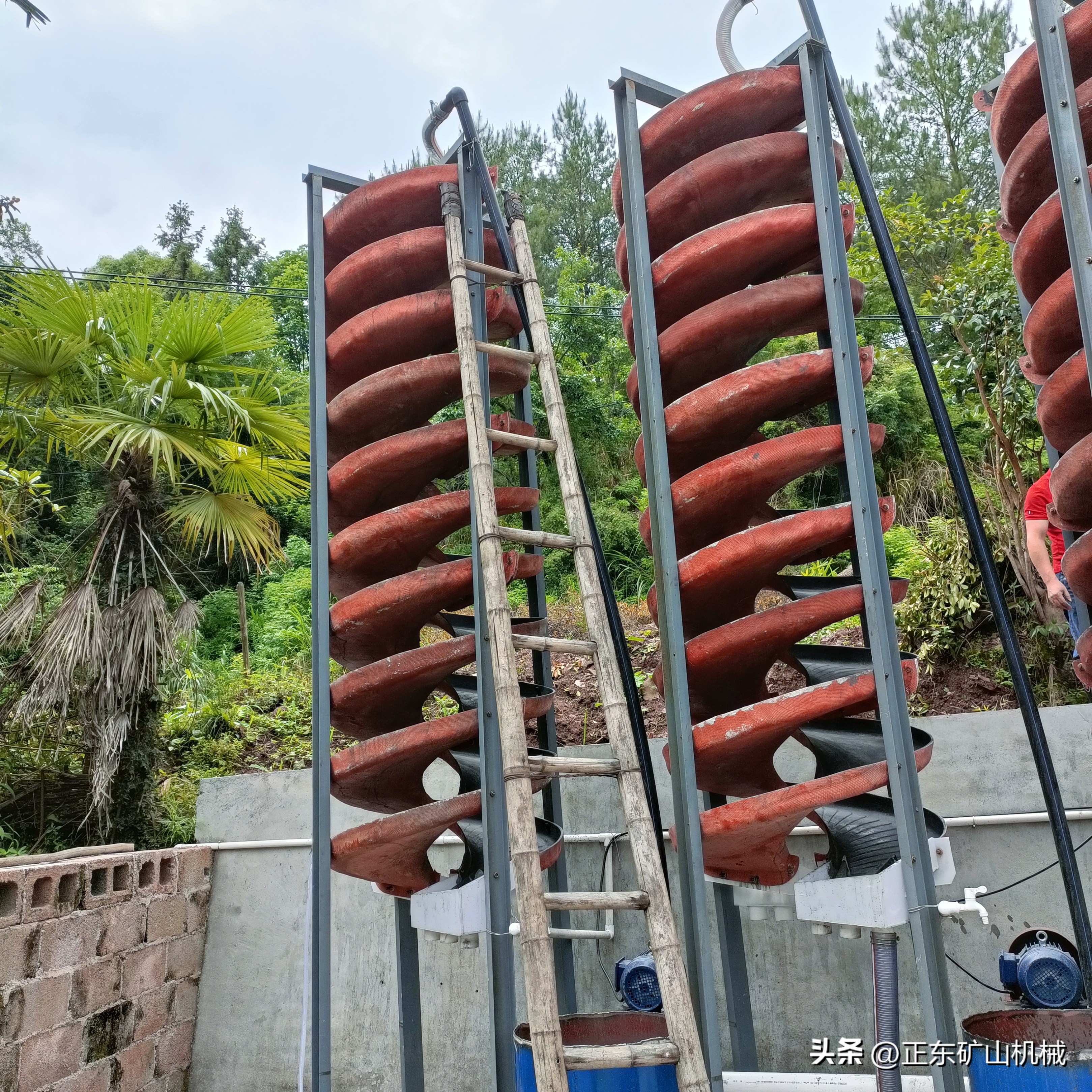 螺旋溜槽摇床安装,螺旋溜槽和摇床的安装视频