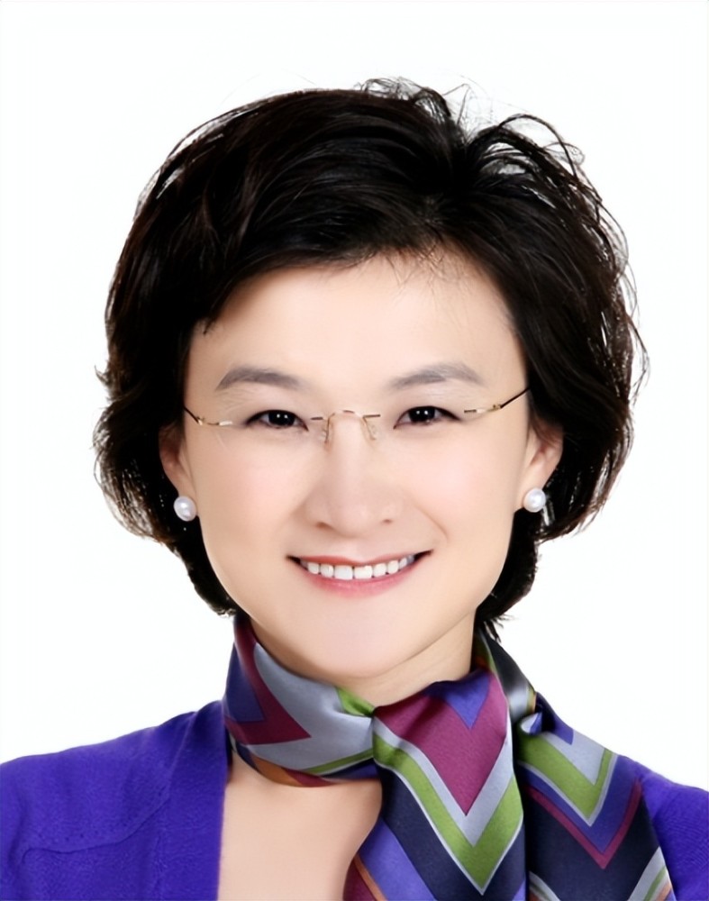 曾经的央视赫赫有名的主持人董倩,央视名嘴董倩现状