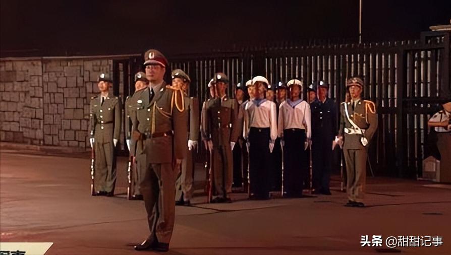 1997年香港回归刘德华中山装,香港回归25周年刘德华受访央视