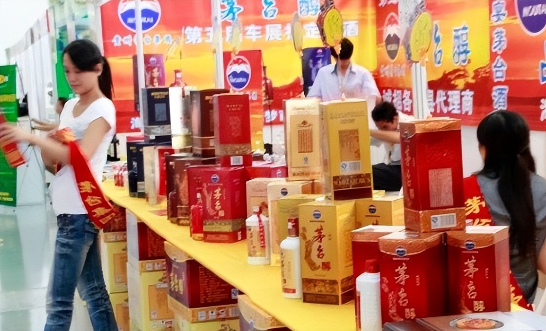 路边不起眼的旅店,街边烟酒店怎么做生意会更好