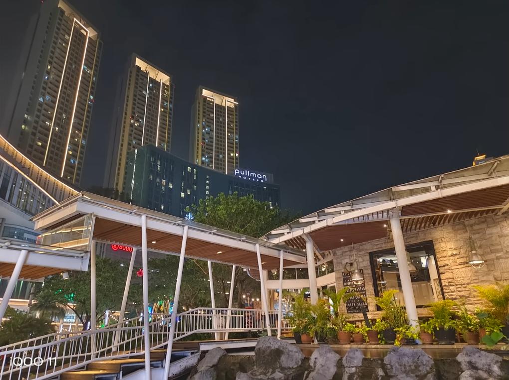 iqoo11首发便宜吗,iqoo11首发版本