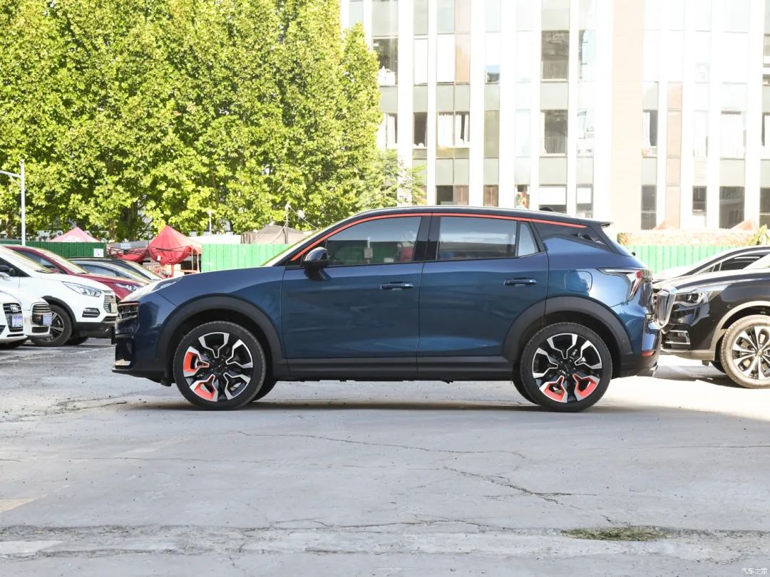 领克06三缸豪华版,领克06remix版1.5t