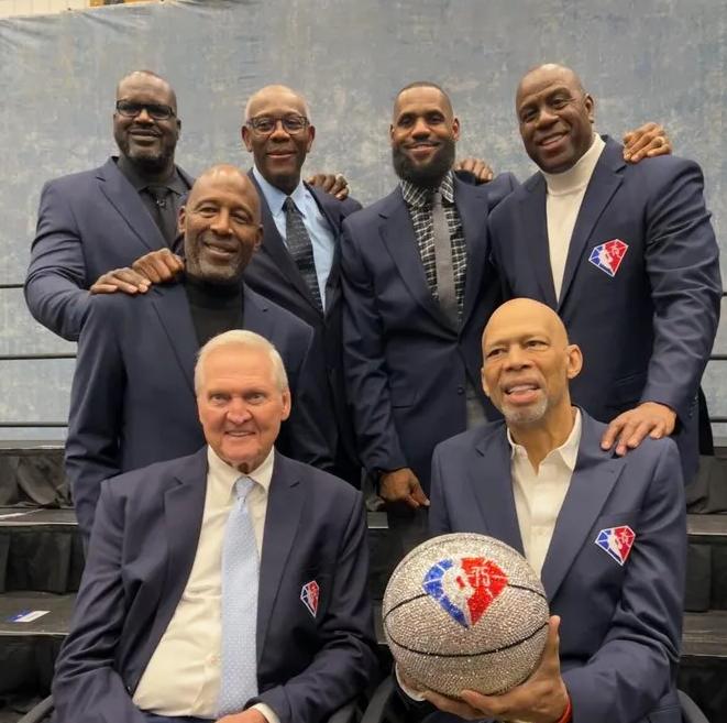 香蕉船兄弟庆祝詹姆斯,全明星詹姆斯库里拥抱照片