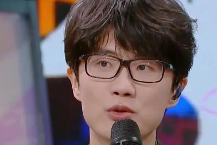 许嵩四大巨头歌曲,许嵩曾经火遍全国的网络歌手