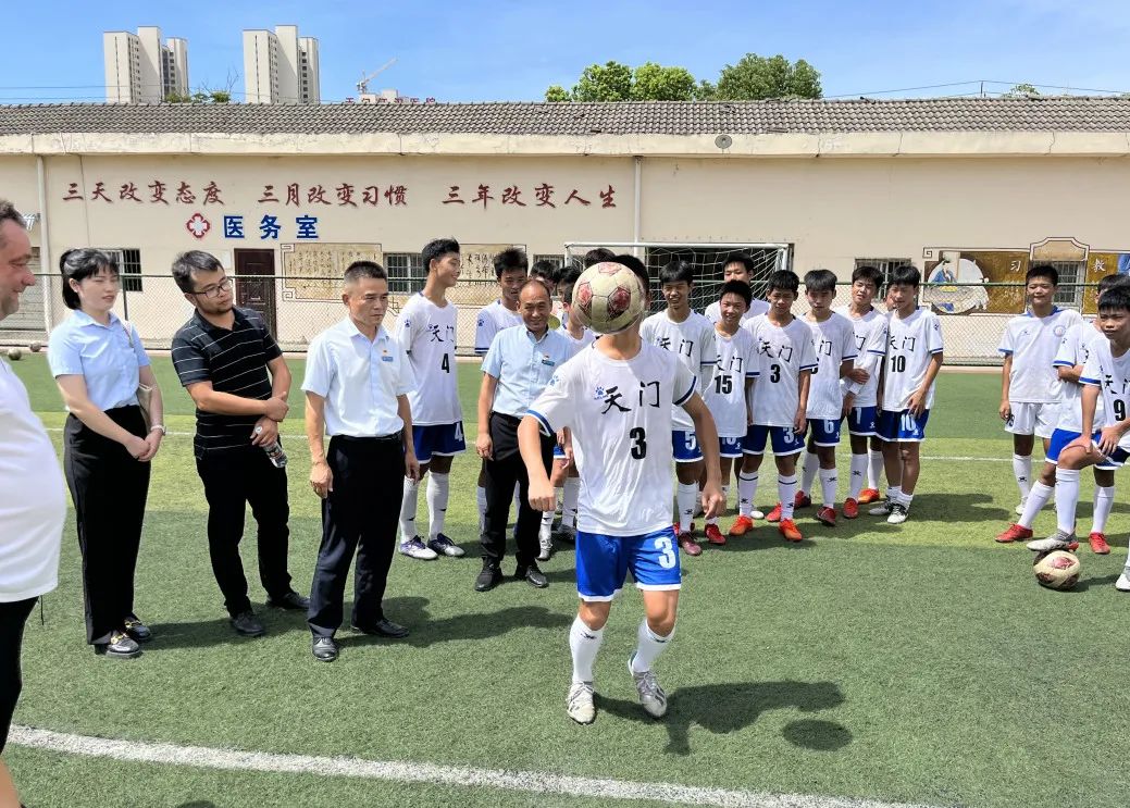 足球比赛与交流活动,足球交流比赛