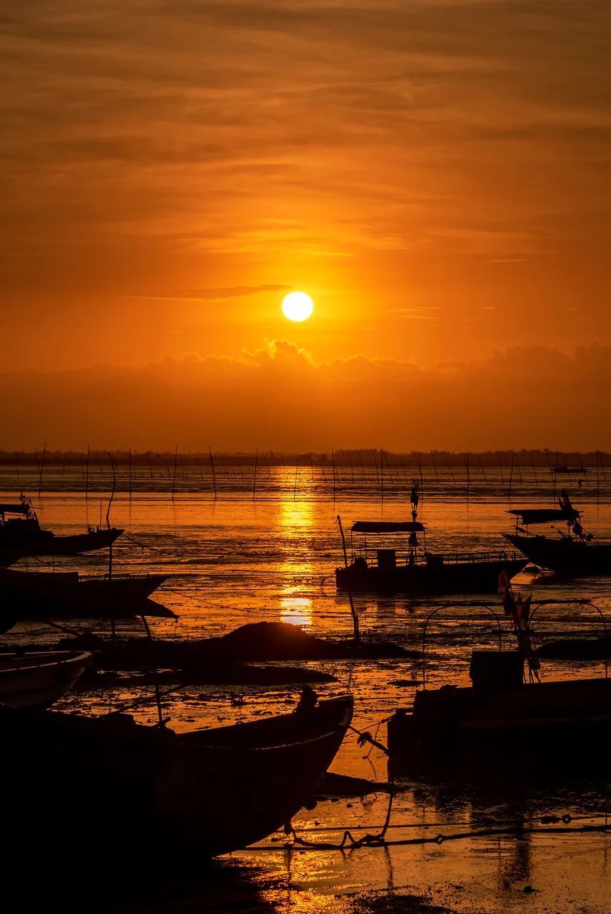 这座海滨小城可真美丽,小众旅行海边小城市