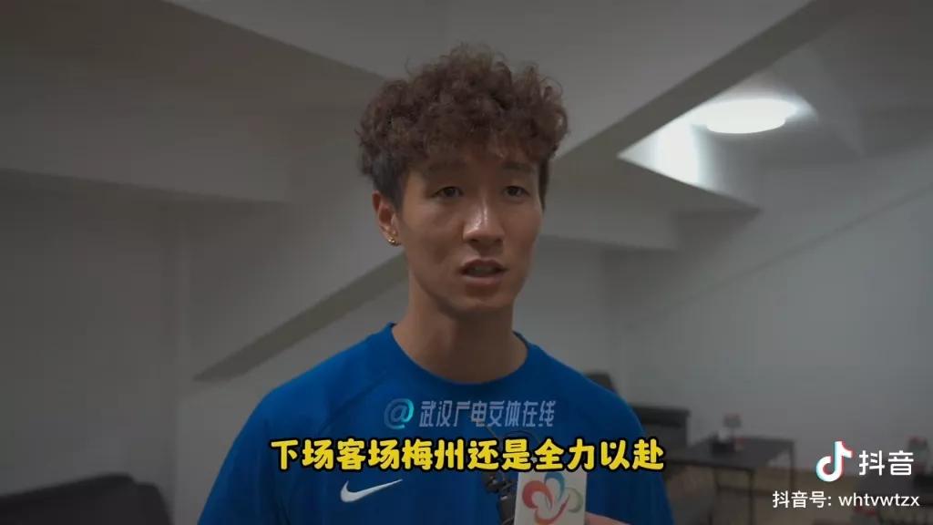 “大家喜欢乖孩子，但我喜欢做不一样的自己”三镇球员韦世豪专访