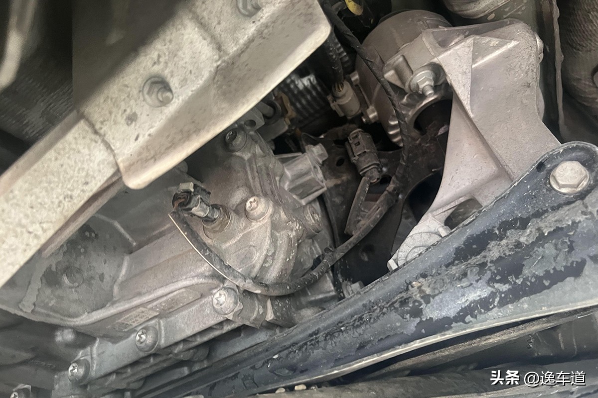 48万买的二手保时捷718，网友：电动座椅都没有，玩呢？