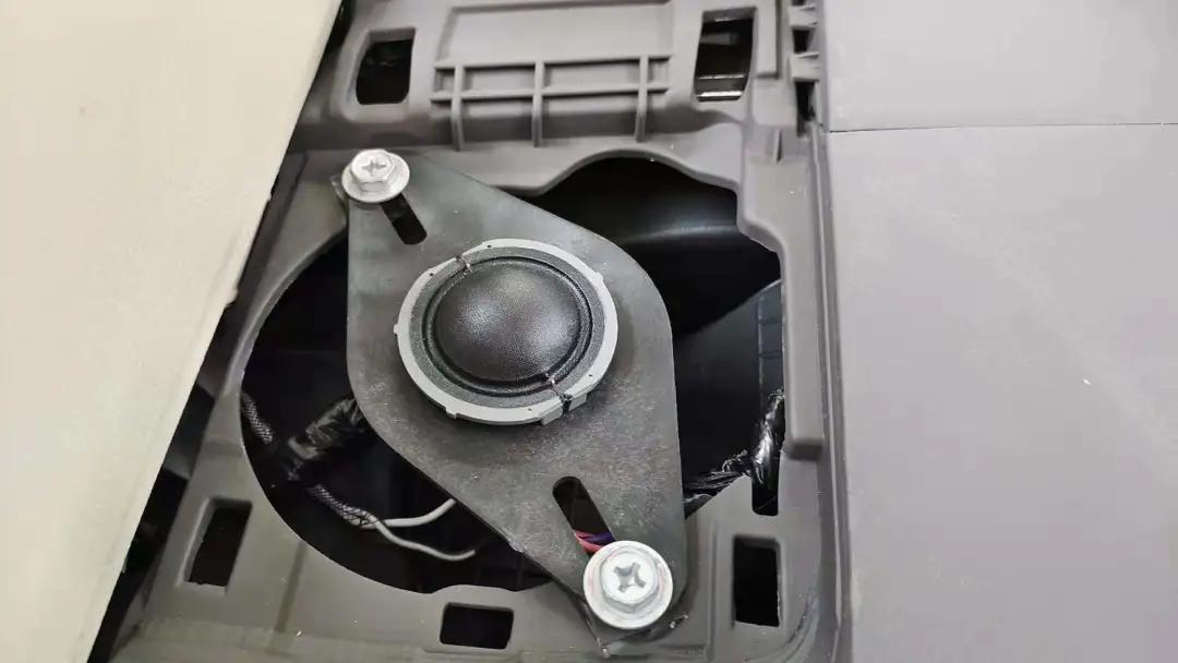 一开口就征服了我的耳朵，丰田霸道无损升级丹麦丹拿232音响