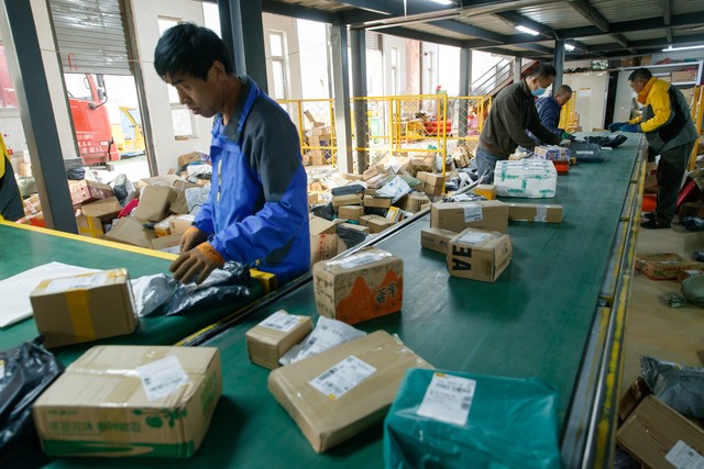 快递被学校退回会退款吗,学生取了快递请退款