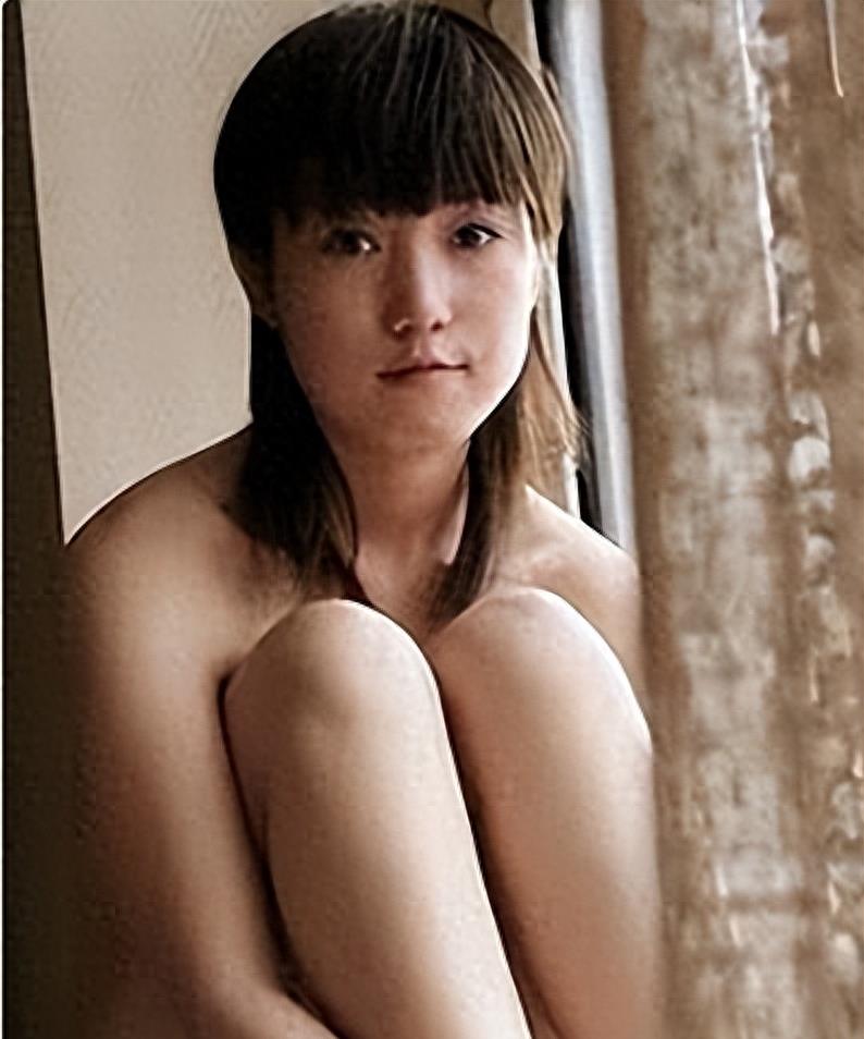 “最红裸模”*筱雨张**：22岁时拍写真火爆全网，如今将近40岁仍单身