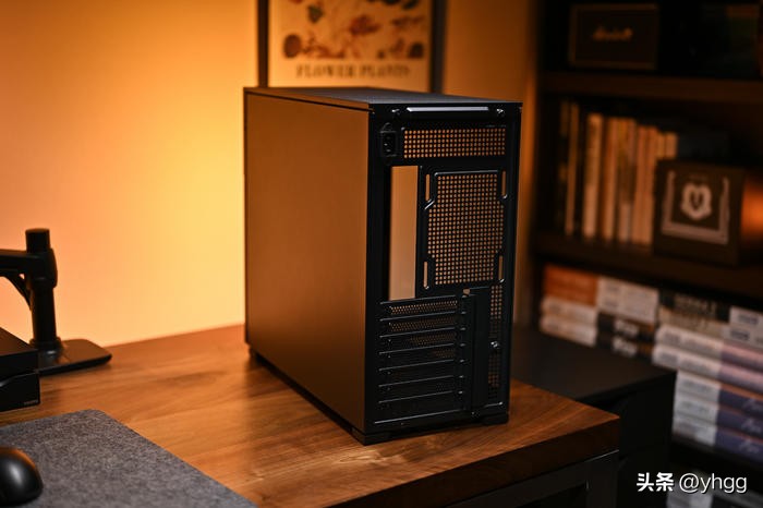 乔思伯松果d41mesh副屏版白色机箱,乔思伯d41标准版能后期加装副屏吗