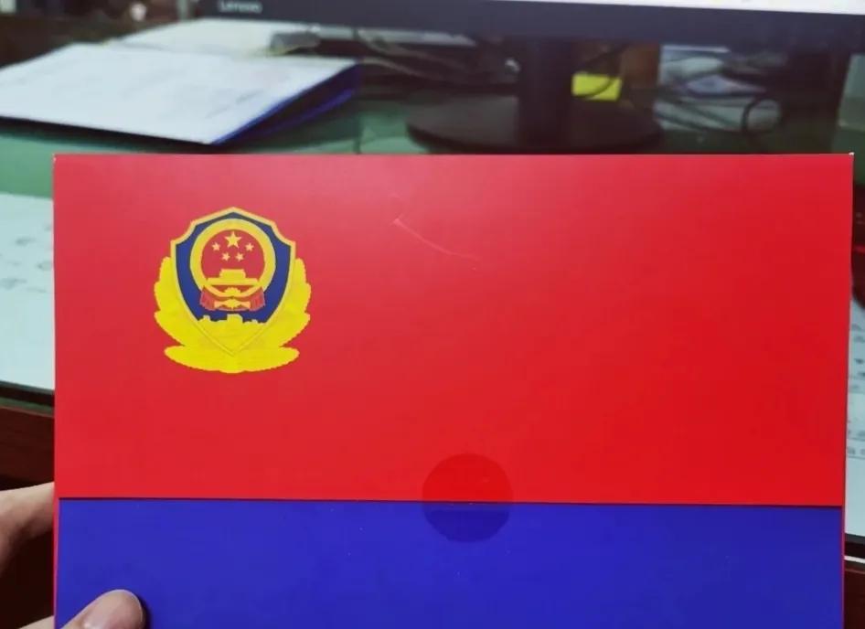 公安招警和公务员哪个好,公务员考普通职位好还是考警察好