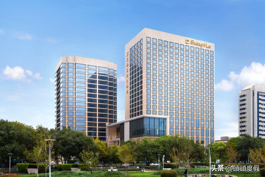 济南看趵突泉最好的酒店,课本里的趵突泉一城山色半城湖