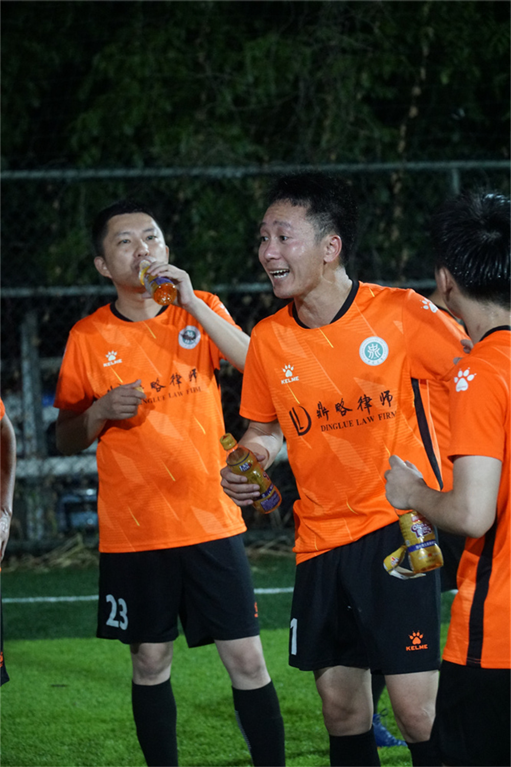 多年赞助高校杯足球联赛时刻清醒奥巴牛发力体育营销