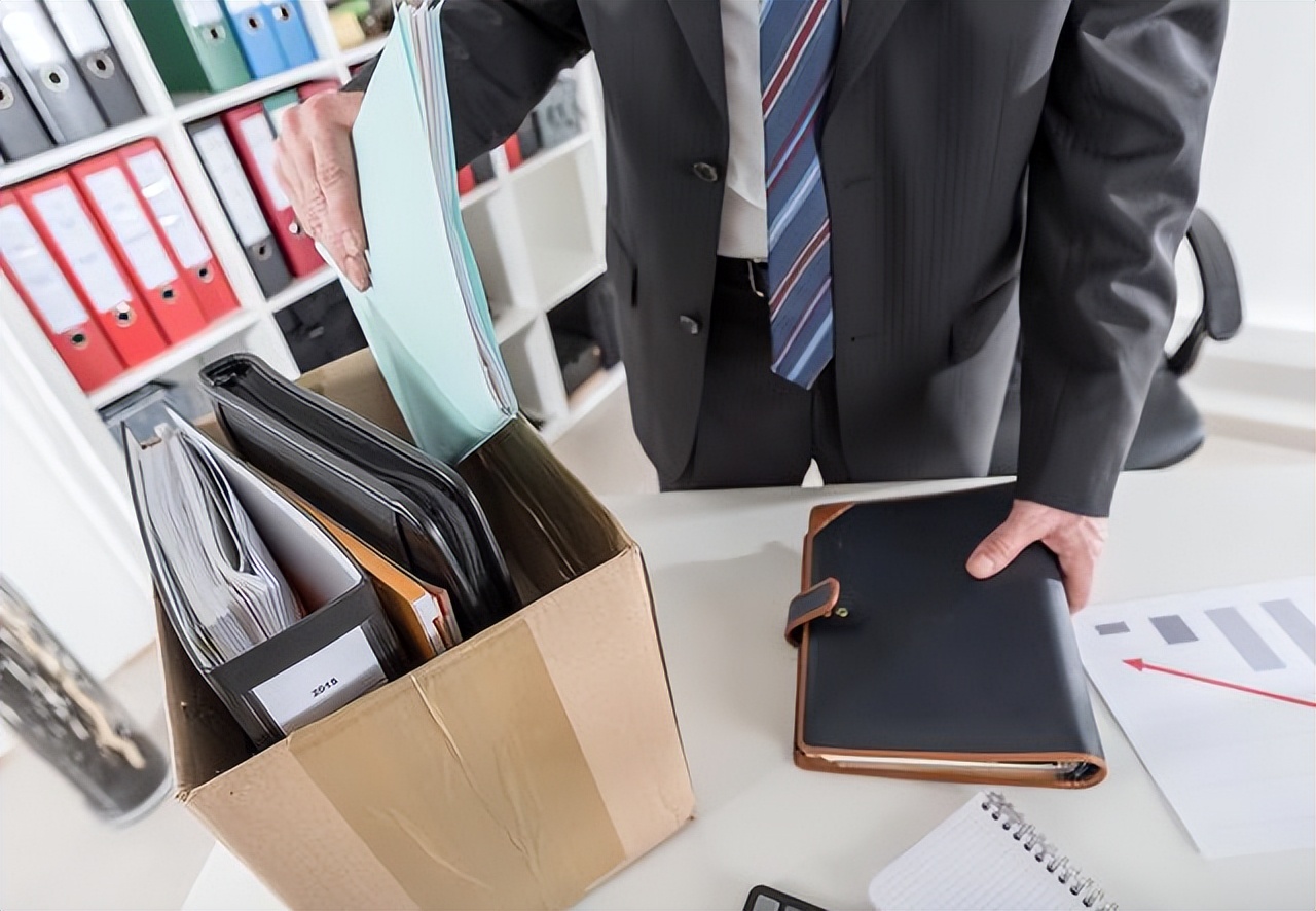 如何防止员工离职后带走公司秘密 (如何防止员工离职把客户微信带走)