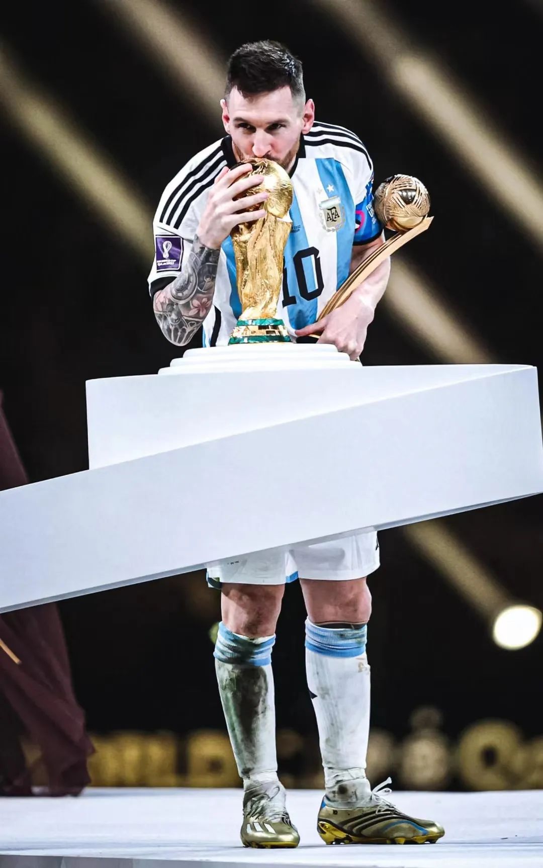 梅西请你尊重你的对手,梅西请选择你的英雄