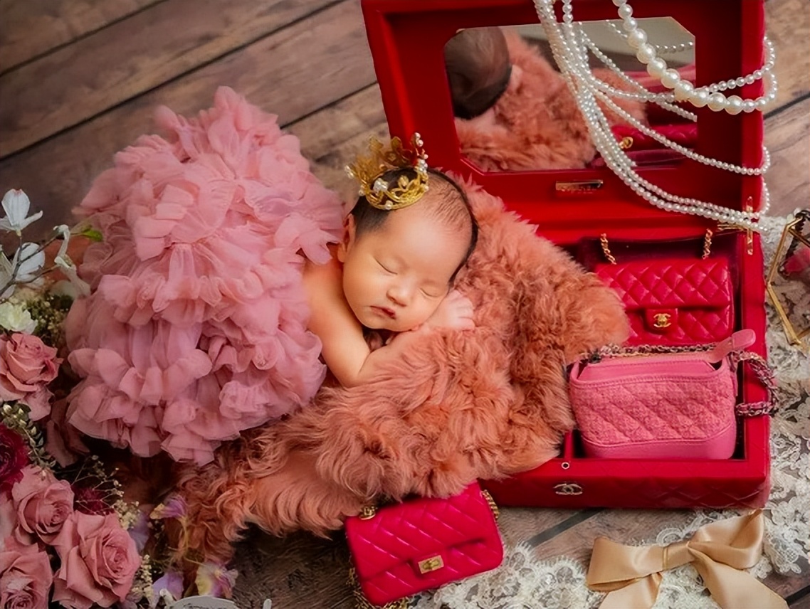 真豪门和假豪门,真豪门假千金的对比