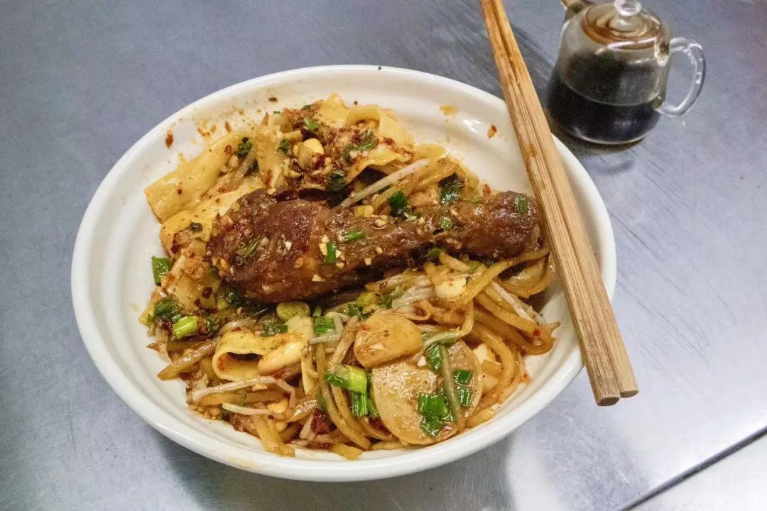 在这座充满松弛感的城市里，喝了两天咖啡