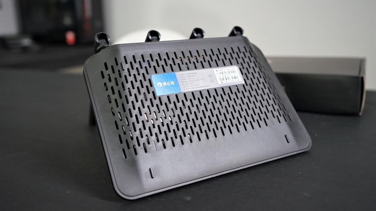 蒲公英x4c路由器深度评测,蒲公英x4c路由器好用吗