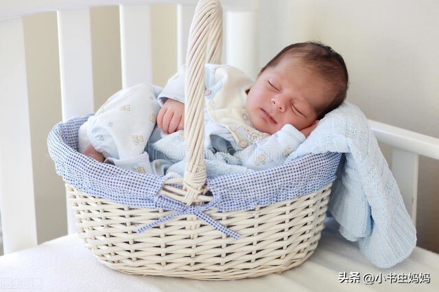 宝宝睡眠浅容易醒是怎么回事,20天婴儿睡眠浅容易醒是什么原因