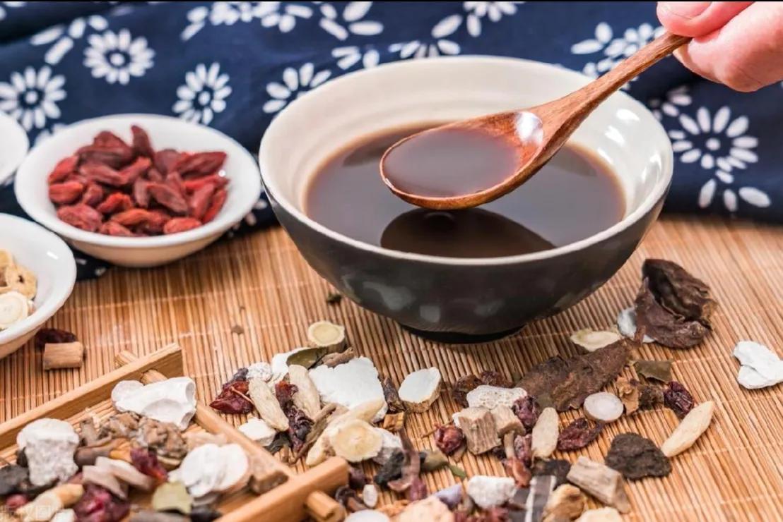 四妙勇安汤｜打通瘀塞血管的神奇名方，血管栓塞性脉管炎的克星