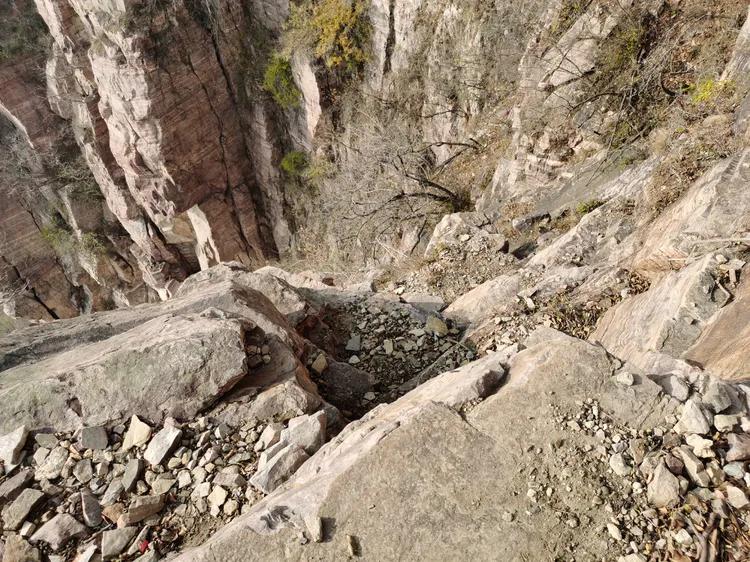 绝壁大梯白云寺,徒步白云寺