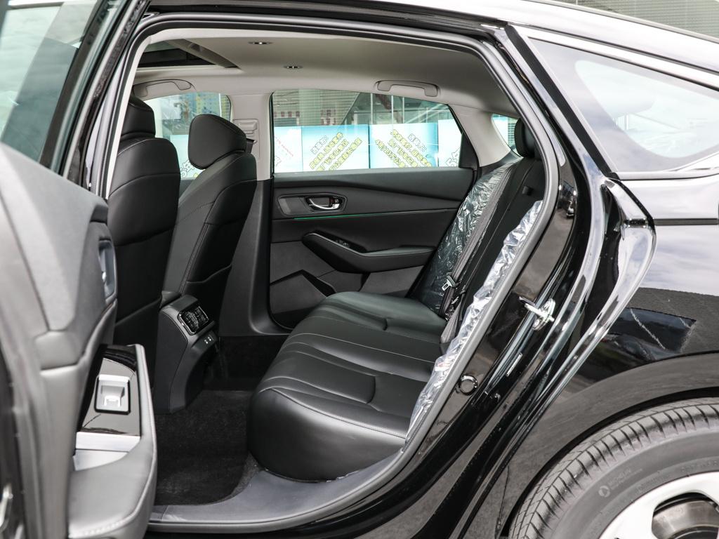 全新雅阁对比新一代蒙迪欧,1.5蒙迪欧和1.5雅阁谁的动力快一些