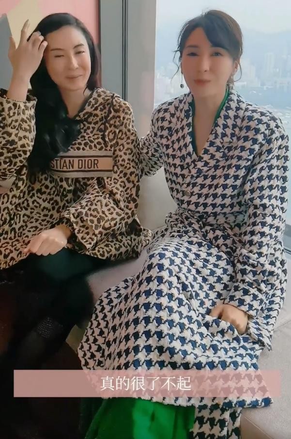 黎姿同框张柏芝，才知道啥叫高级，千鸟格大衣显出贵妇气场